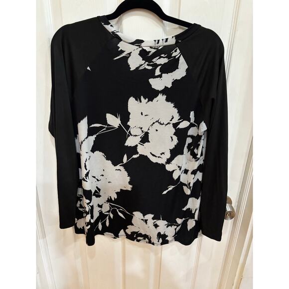 Sew in Love Adorable Black and White Blouse Oversized (M) - Picture 3 of 3